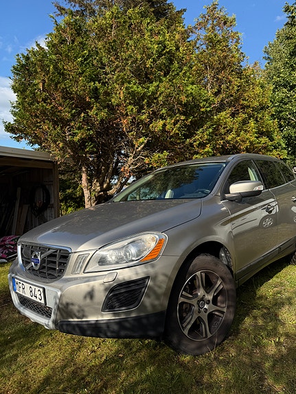 Volvo XC60 3 of 8