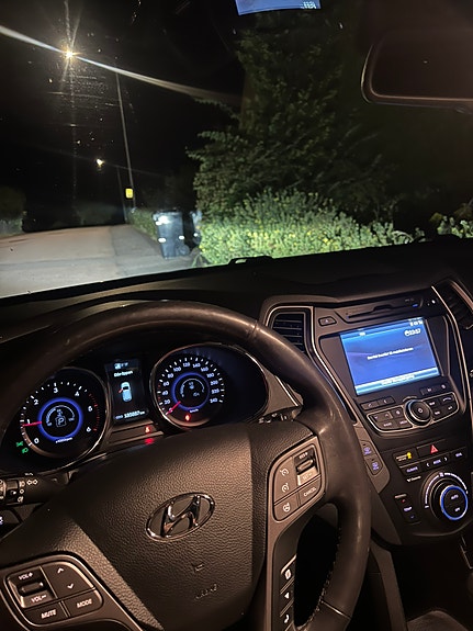 Hyundai Santa Fe 3 of 6