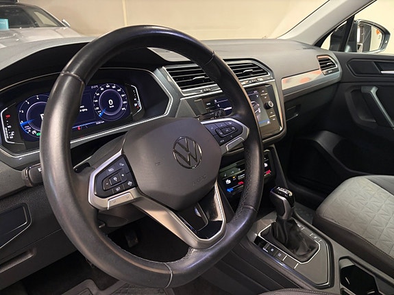 Volkswagen Tiguan 12 of 17