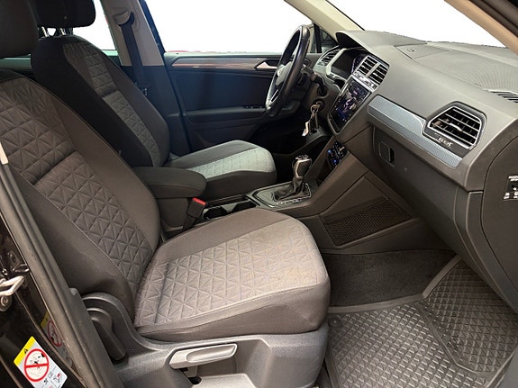 Volkswagen Tiguan 16 of 17