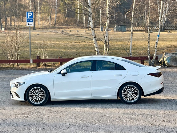 Mercedes-Benz CLA200 d 2 of 11