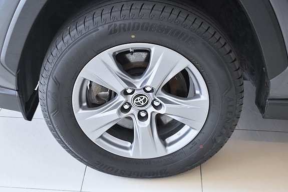 Toyota RAV4 24 of 24