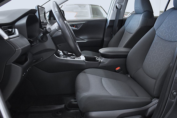 Toyota RAV4 9 of 24