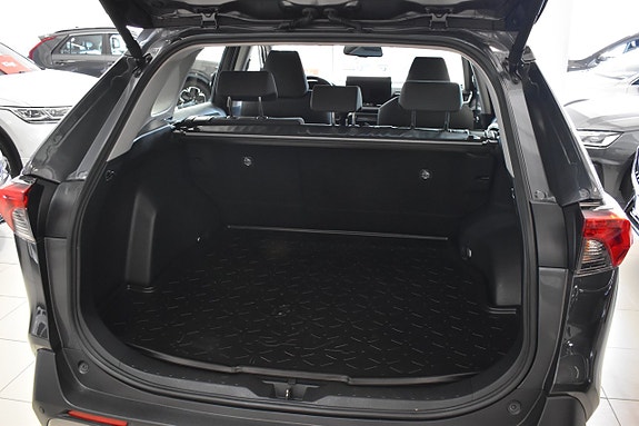 Toyota RAV4 5 of 24