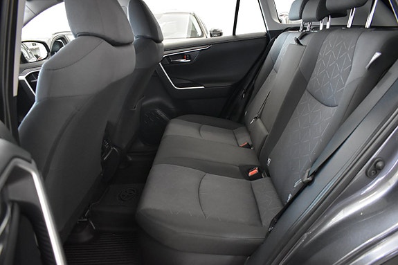 Toyota RAV4 10 of 24