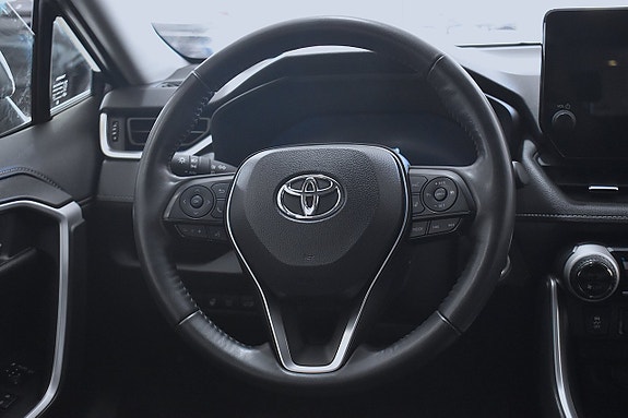 Toyota RAV4 11 of 24