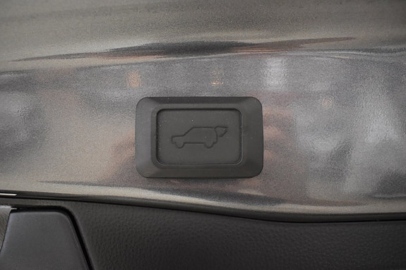 Toyota RAV4 6 of 24