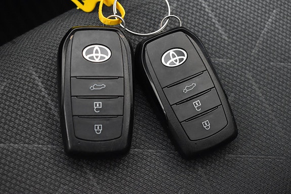 Toyota RAV4 21 of 24