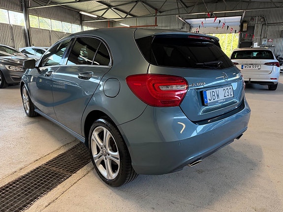 Mercedes-Benz A180 3 of 15