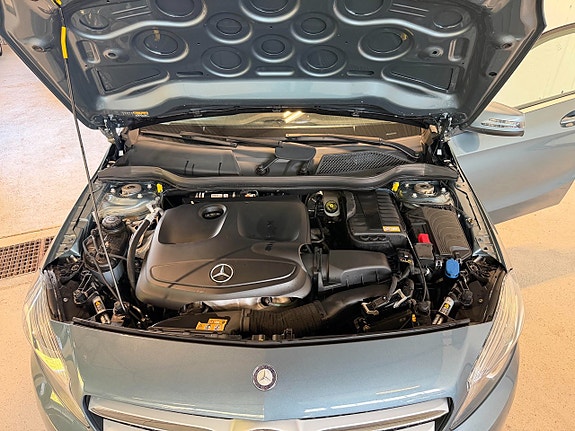Mercedes-Benz A180 15 of 15