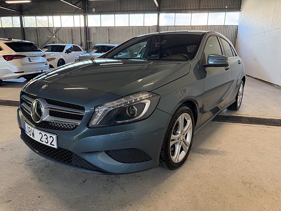 Mercedes-Benz A180 2 of 15
