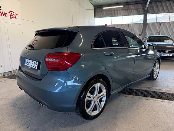 Mercedes-Benz A180 4 of 15