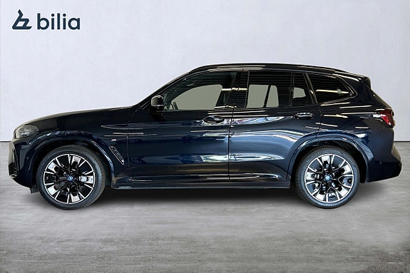 BMW iX3 4 of 24