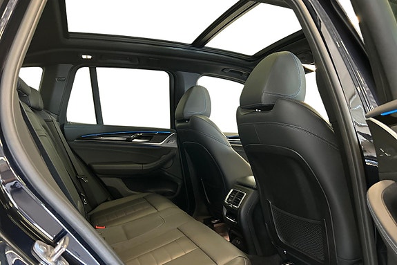 BMW iX3 20 of 24