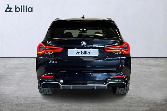 BMW iX3 6 of 24