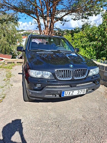 BMW X5 2 of 10