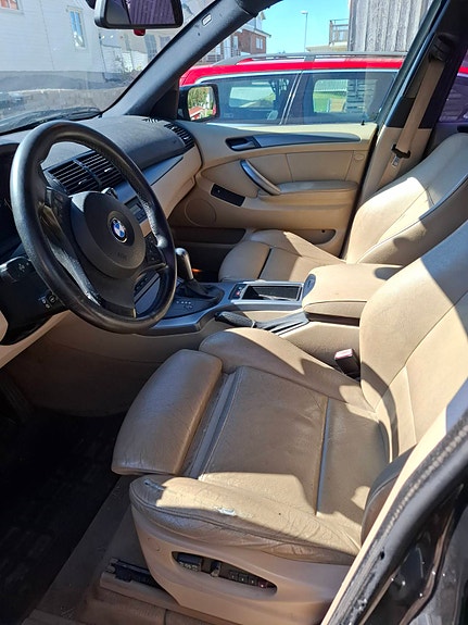 BMW X5 3 of 10