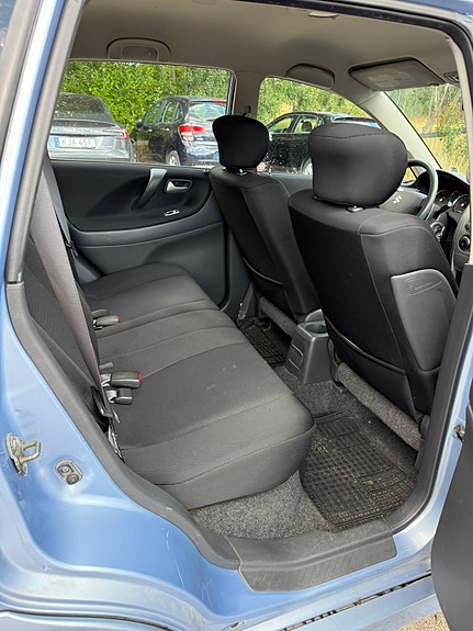 Suzuki Liana 4 of 11