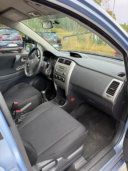 Suzuki Liana 3 of 11