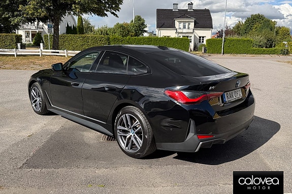 BMW i4 9 of 15