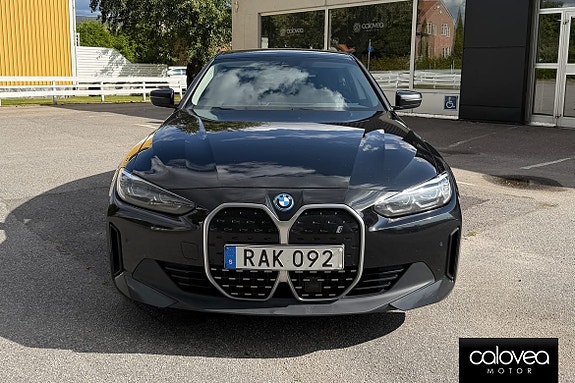 BMW i4 3 of 15