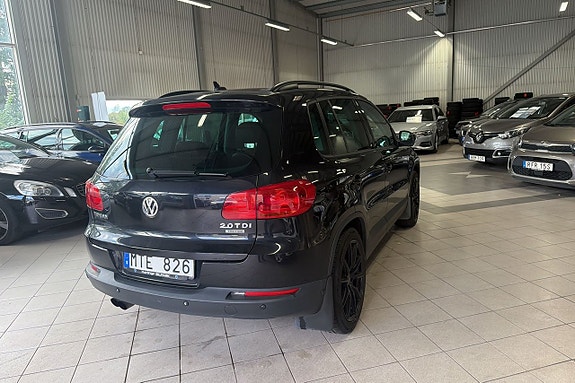 Volkswagen Tiguan 7 of 12