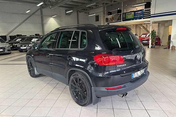 Volkswagen Tiguan 8 of 12