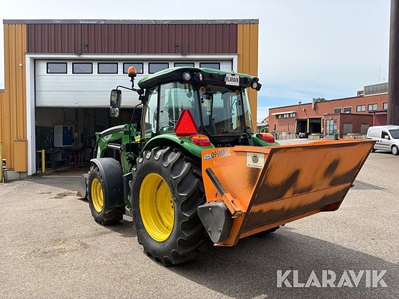 Traktor John Deere 5100M med Frontlastare och 3 of 6