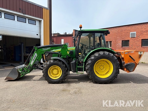 Traktor John Deere 5100M med Frontlastare och 2 of 6