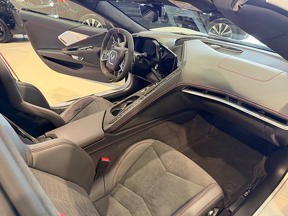 Chevrolet Corvette 13 of 29