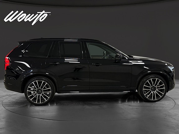 Volvo XC90 3 of 20