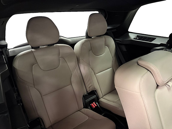 Volvo XC90 12 of 20