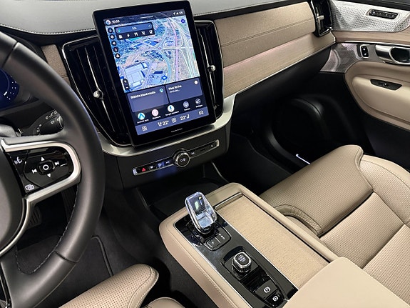 Volvo XC90 14 of 20