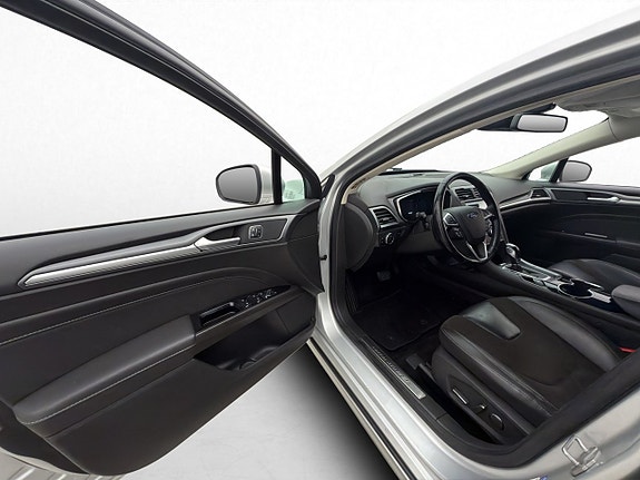 Ford Mondeo 10 of 30