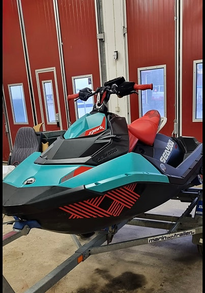 Sea-Doo Spark Trixx 2UP 90hk – 2018 – 80-släp 2 of 3