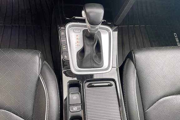 Kia XCeed 28 of 30
