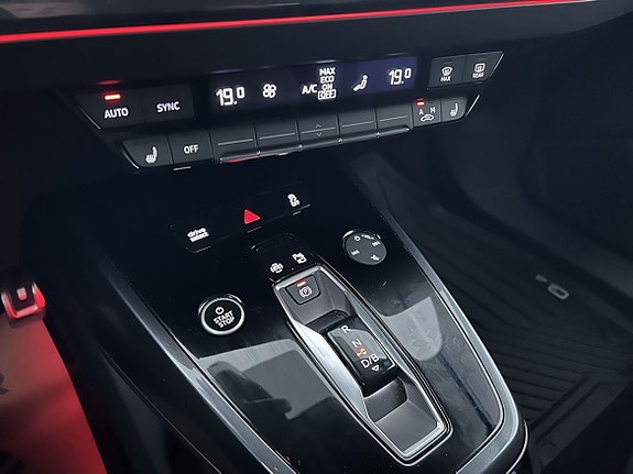 Audi Q4 e-tron 18 of 21
