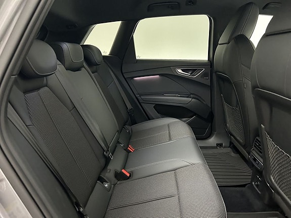 Audi Q4 e-tron 14 of 21