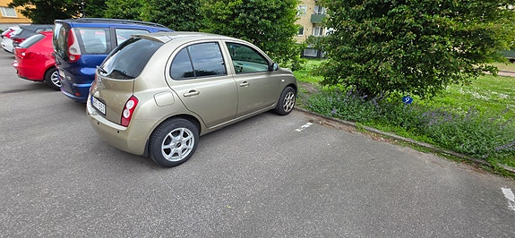 Nissan Micra 4 of 5