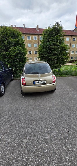 Nissan Micra 2 of 5