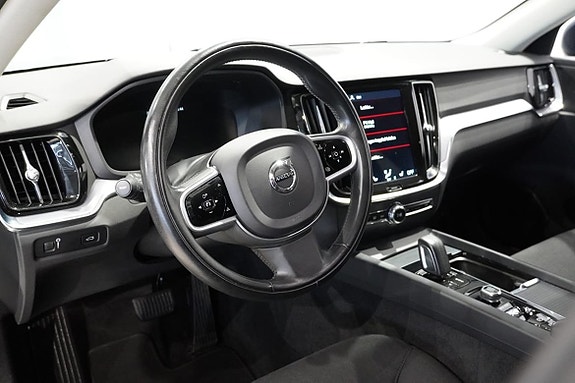 Volvo V60 Cross Country 7 of 23