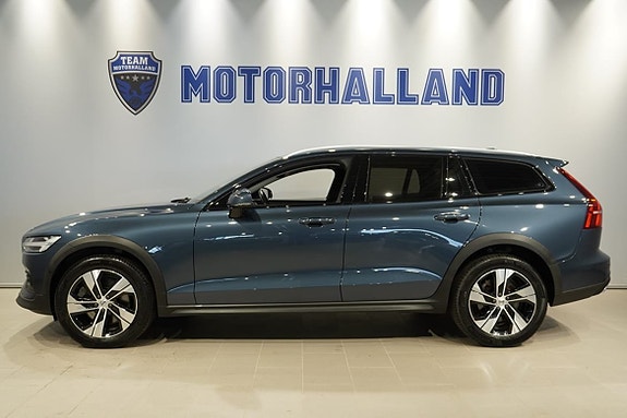 Volvo V60 Cross Country 4 of 23