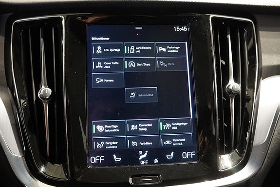 Volvo V60 Cross Country 18 of 23