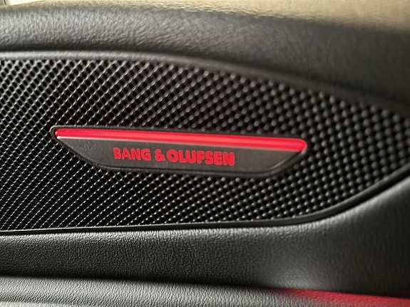Audi Q6 e-tron 8 of 12
