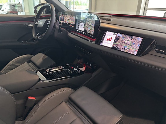Audi Q6 e-tron 6 of 12