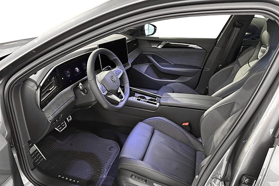 Volkswagen Passat 12 of 14