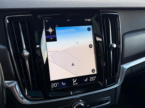 Volvo V90 Cross Country 17 of 25