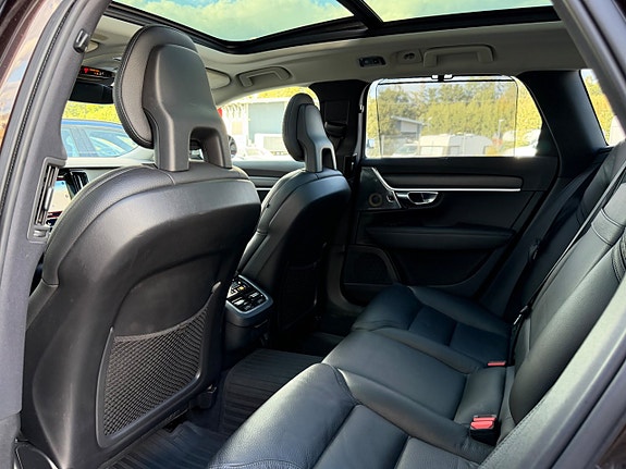 Volvo V90 Cross Country 13 of 25