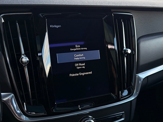 Volvo V90 Cross Country 21 of 25