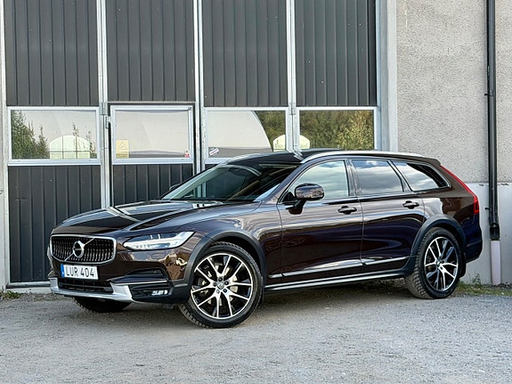 Volvo V90 Cross Country 3 of 25